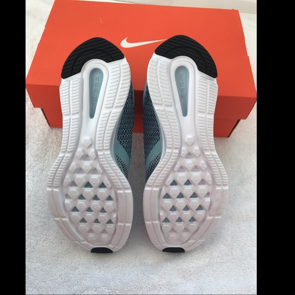 Women’s 🌸 Nike zoom strike shoes 🌸 - Picture 5 of 5